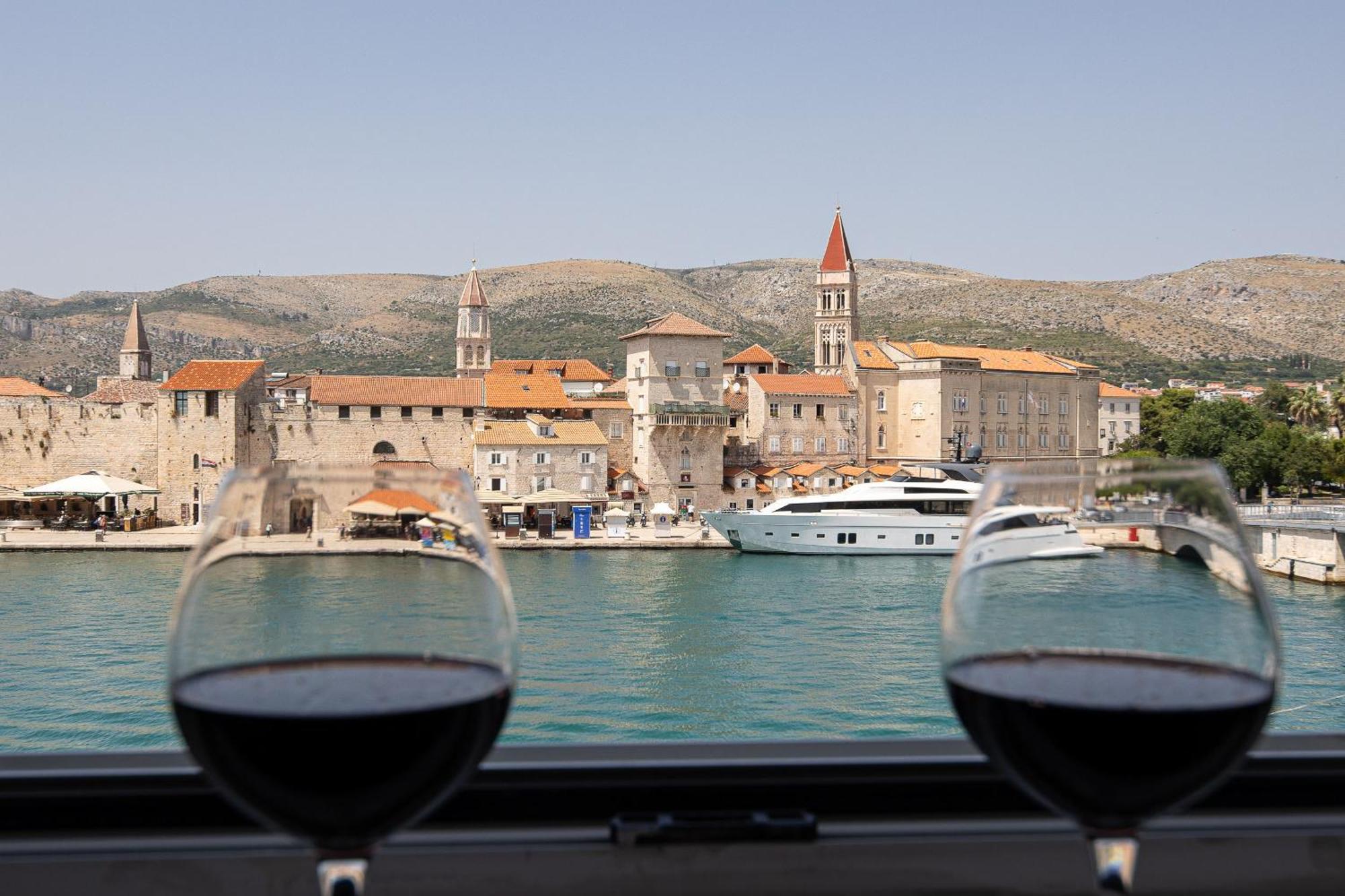 Hotel Vila Sikaa Trogir Bagian luar foto